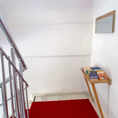 Kaizen Gate Hotell 3*